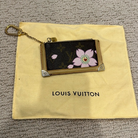 Louis Vuitton Accessories - UNIQUE Louis Vuitton Key Wallet
